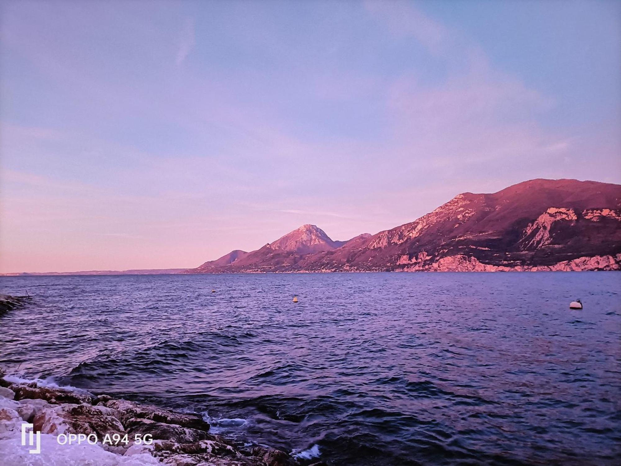 Appartamenti Casa Nina, Lago,Montagne, Uliveti Бренцоне-суль-Гарда Экстерьер фото